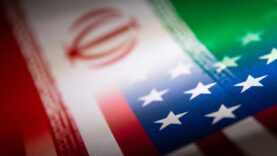 abd-iran-petrolunun-satisina-gecici-olarak-izin-veren-lisansi-iptal-etti.jpg