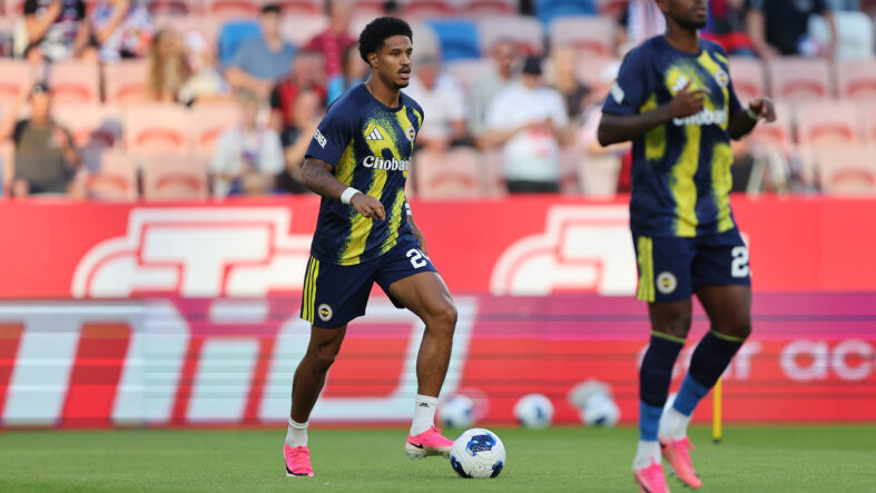 avrupa-devleri-jayden-oosterwolde-icin-fenerbahceye-teklif-hazirliginda.jpg