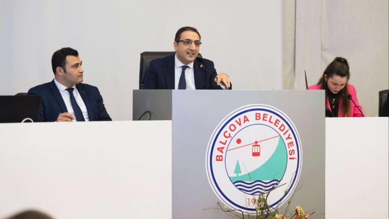 balcova-belediye-baskani-onur-yigit-gorevden-uzaklastirildi.jpg