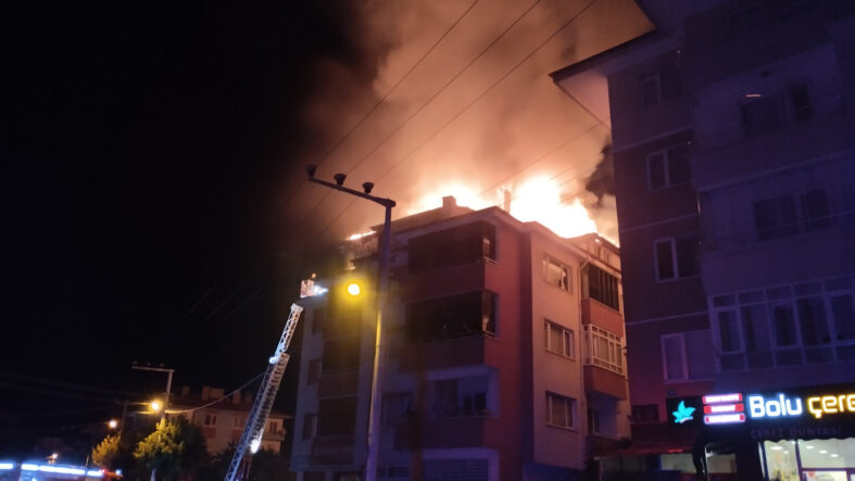 boluda-5-katli-apartmanda-yangin.jpg
