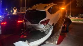 corumda-otomobil-park-halindeki-araca-carpti-2si-polis-4-kisi-yaralandi.jpg