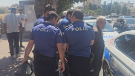 durakta-bekleyen-esini-tabancayla-vurdu-polise-teslim-oldu.jpg