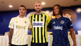 fenerbahce-yeni-transferleri-icin-imza-toreni-duzenledi.jpg