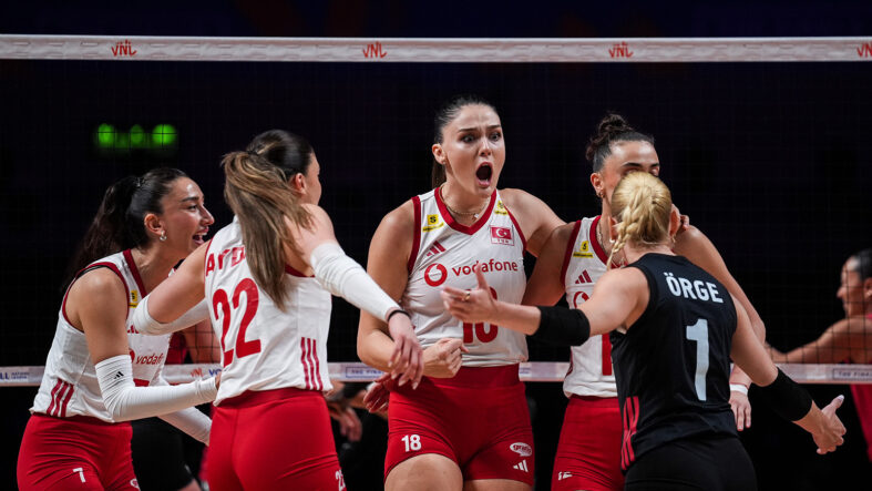 filenin-sultanlari-milletler-liginde-kanadayi-devirerek-yari-finale-yukseldi.jpg