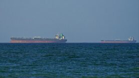 iran-basini-hurmuz-bogazi-yakinlarinda-uyarilari-dikkate-almayan-bir-petrol-tankeri-vuruldu.jpg