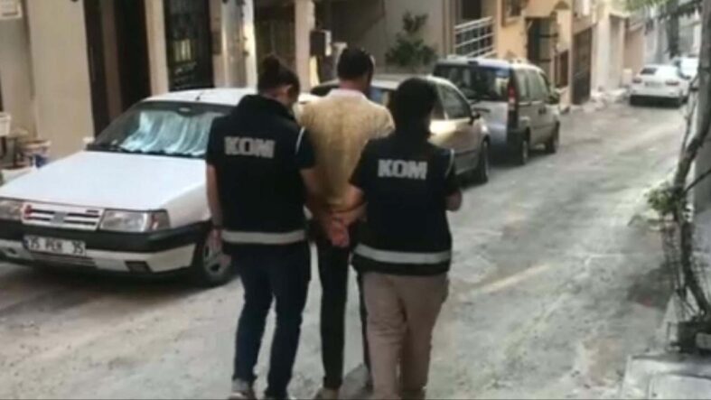 izmir-merkezli-kurgu-kazalarla-sigorta-dolandiriciligi-operasyonu-24-tutuklama.jpg