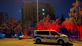 kayseride-3uncu-kattan-dusen-cocuk-agir-yaralandi.jpg