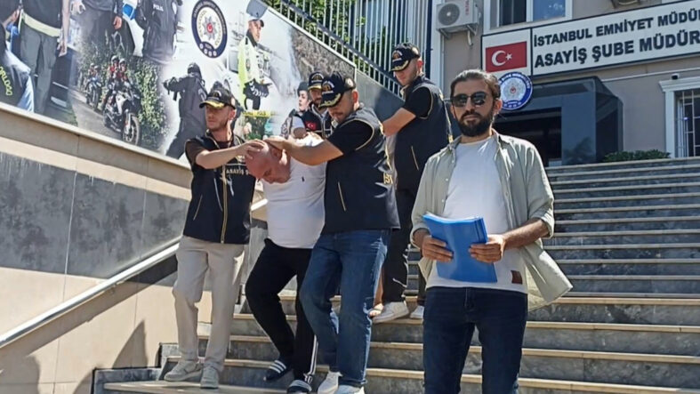 kilik-degistirip-4-kilo-altin-calan-2-supheli-yakalandi.jpg