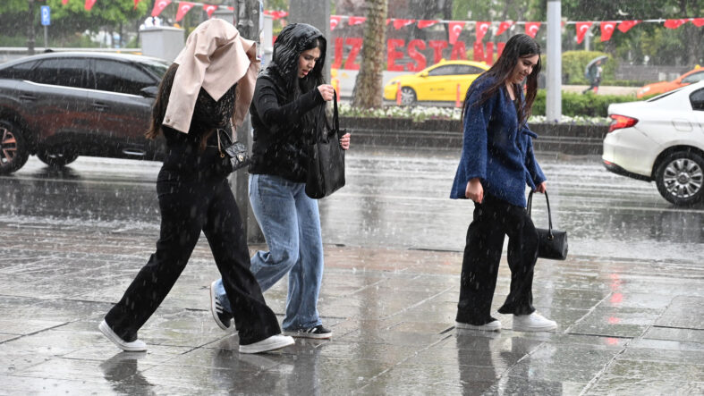 meteorolojiden-cifte-alarm-bir-yanda-kuvvetli-saganak-diger-yanda-41-derece-sicaklik.jpg