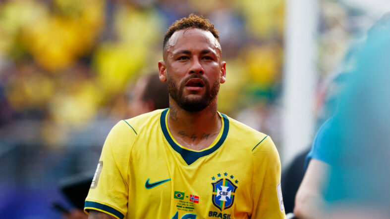 neymar-brezilya-milli-takimina-veda-etti.jpg
