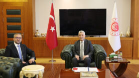 ticaret-bakani-bolat-tcmb-baskani-karahan-ile-bir-araya-geldi.jpg