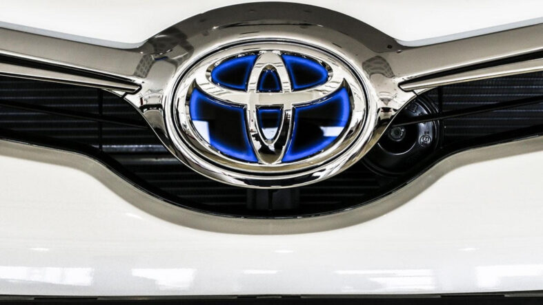toyota-en-cok-arac-satan-marka-unvanini-korudu.jpg