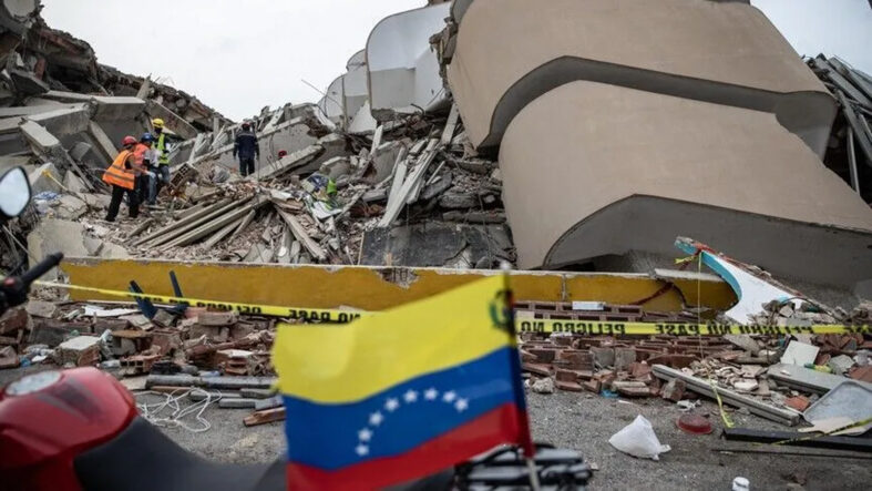 Venezuela’daki ikiz depremlerde can kaybı 4 bin 490’a yükseldi