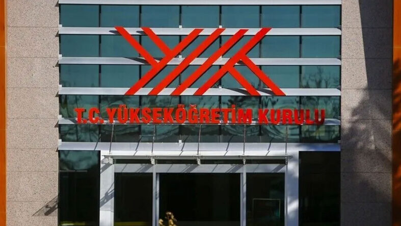 yok-depremzede-ogrencilerin-ozel-ogrencilik-hakkini-bir-yil-daha-uzatti.jpg