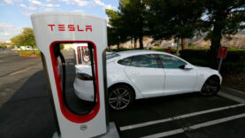 3-milyon-tesla-geri-cagrildi.jpg