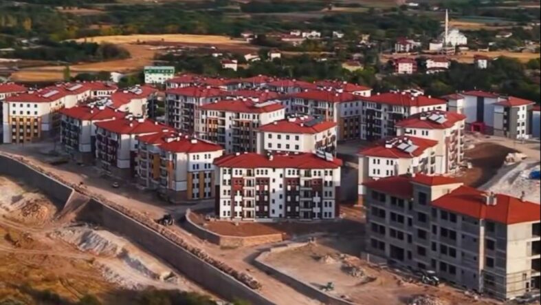 asrin-insasinda-elazigda-14-bin-894-bagimsiz-bolum-insa-edildi.jpg