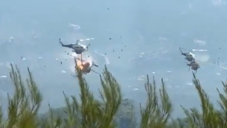 Atina’da iki yangın söndürme helikopteri çarpıştı!