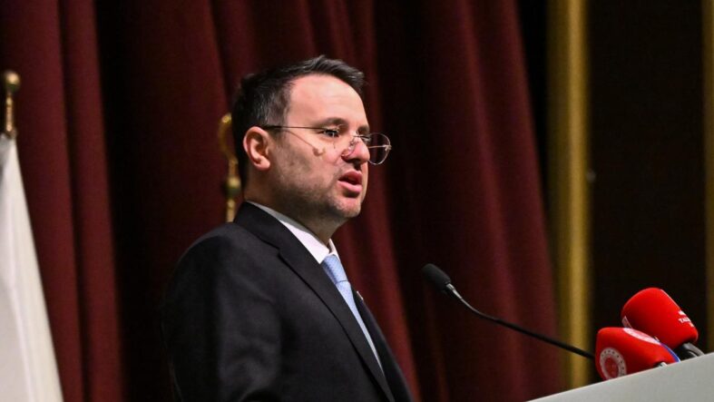 bakan-gurlek-suc-orgutleriyle-mucadelemiz-kimliklerine-bakilmaksizin-surecek.jpg