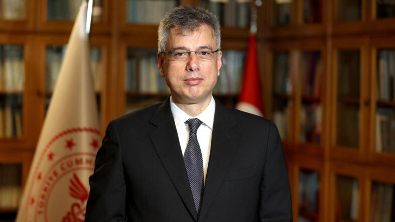 bakan-memisoglundan-izmire-mujde-ikinci-sehir-hastanesi-geliyor.jpg