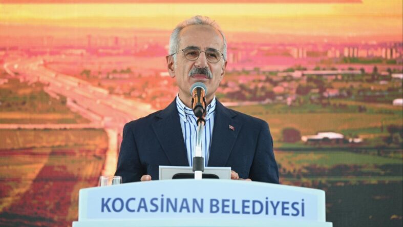 bakan-uraloglu-ankarakayseri-arasi-yuksek-hizli-tren-ile-1-saat-45-dakikaya-dusecek.jpg