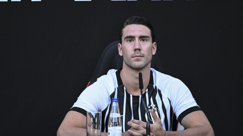 besiktasin-uefa-listesine-dusan-vlahovic-eklendi.jpg