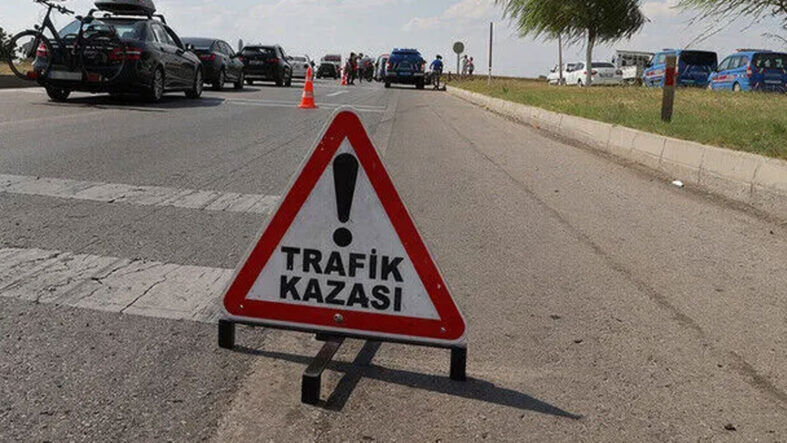 boluda-feci-kaza-anne-ve-oglu-oldu-baba-ve-kizi-yaralandi.jpg