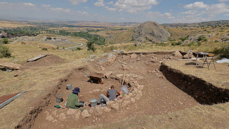 corumda-2-bin-300-yillik-mezar-bulundu-simdiye-dek-en-iyisi.jpg