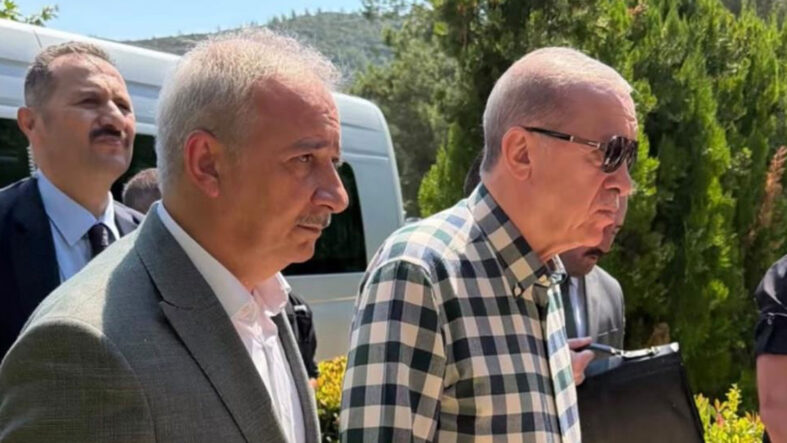 cumhurbaskani-erdogan-marmariste-vatandaslarla-bulustu.jpg