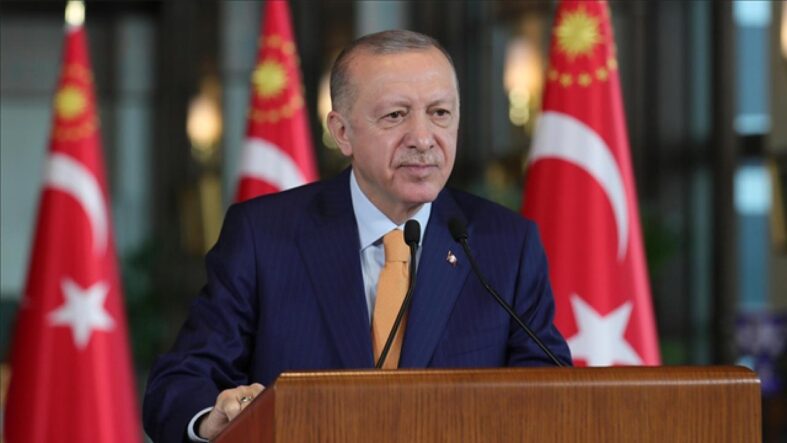 cumhurbaskani-erdogan-universite-egitimine-baslayacak-genclerimizi-tebrik-ediyorum.jpg