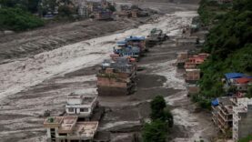 dso-nepaldeki-sel-nedeniyle-6-saglik-tesisi-hasar-gordu-8-saglik-calisani-kayboldu.jpg