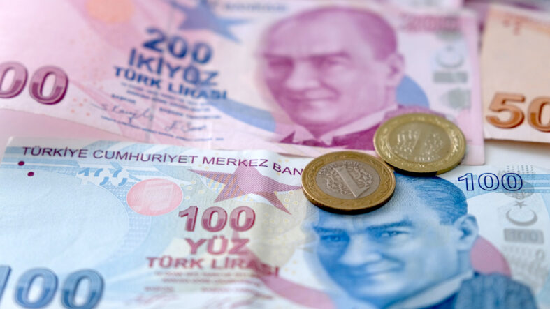 emekli-ve-memur-maasi-icin-yeni-hesap-merkez-bankasi-tahmini-zam-tablosunu-degistirdi.jpg
