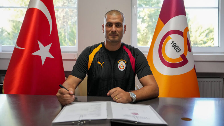 eren-derdiyok-yillar-sonra-galatasaraya-geri-dondu.jpg