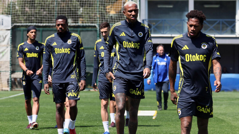 fenerbahcede-fredin-ardindan-bir-ayrilik-daha.jpg