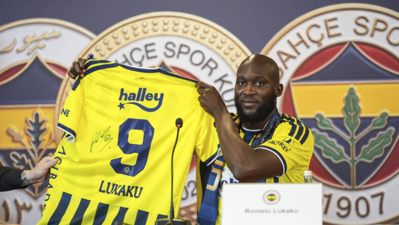 fenerbahcenin-uefa-listesinde-romelu-lukaku-degisikligi.jpg