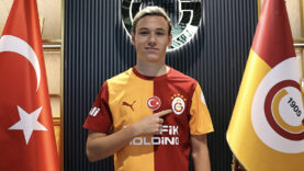 galatasaray-aleksey-batrakovu-kapa-bildirdi-rus-futbolcunun-maliyeti-resmen-belli-oldu.jpg