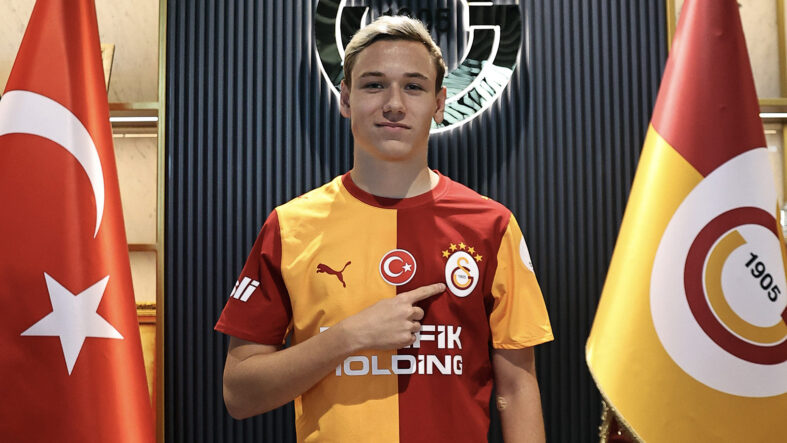 galatasaray-aleksey-batrakovu-kapa-bildirdi-rus-futbolcunun-maliyeti-resmen-belli-oldu.jpg