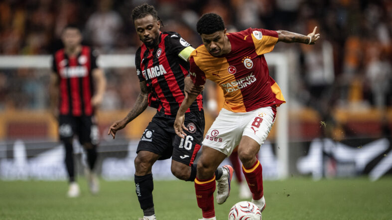 galatasaray-super-ligdeki-ilk-macina-cikan-corum-fk-ile-berabere-kaldi.jpg