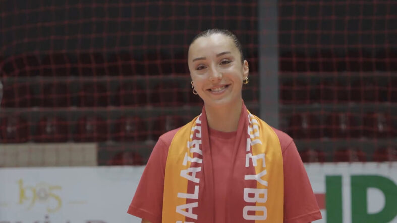 galatasaray-tecrubeli-libero-ile-sozlesme-imzaladi.jpg
