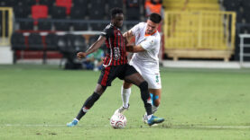 gaziantep-fk-ile-alanyasporun-duellosunda-kazanan-yok.jpg