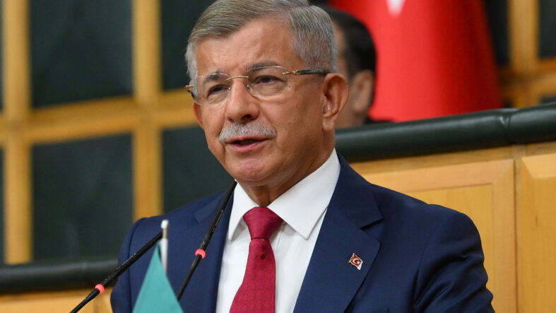 gelecek-partisi-resmen-feshedildi.jpg