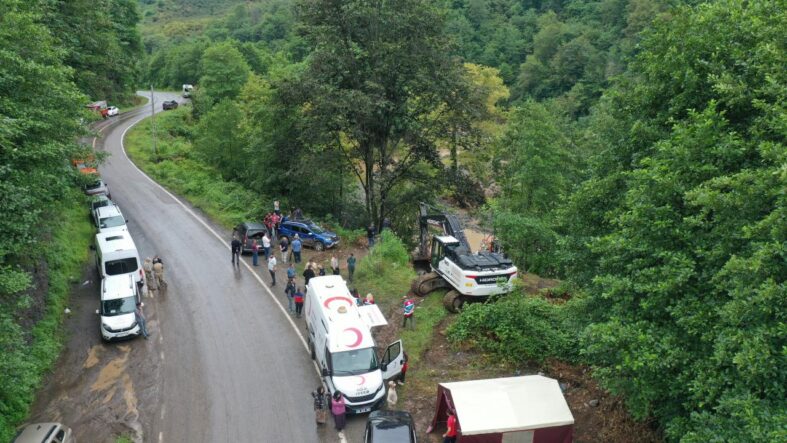 giresunda-selde-kaybolan-kisinin-cansiz-bedeni-trabzonda-bulundu.jpg