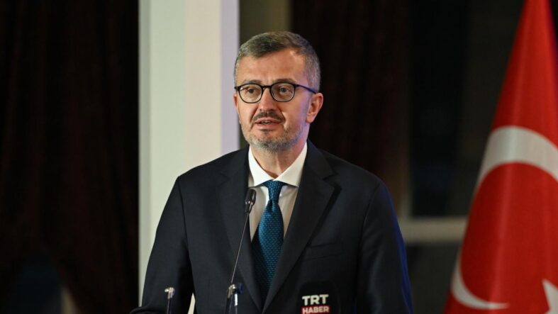 iletisim-baskani-duran-mevlidi-nebi-gecesine-ulasmanin-huzurunu-ve-heyecanini-yasiyoruz.jpg