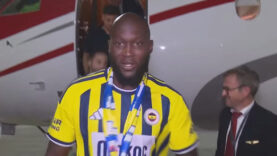 istanbula-gelen-romelu-lukaku-cubukluyu-giydi.jpg