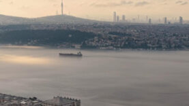 istanbulda-goz-gozu-gormuyor-bogaz-hatti-trafige-kapatildi.jpg