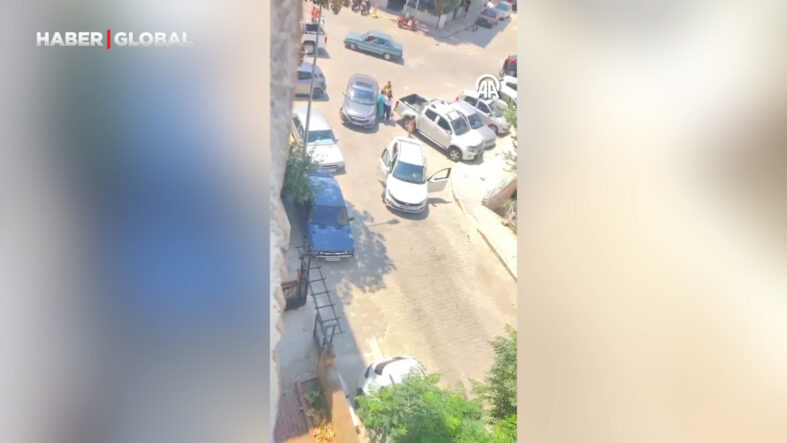 izmirde-trafikte-tartisan-2-surucu-ve-yolcuya-540-bin-lira-ceza-uygulandi.jpg