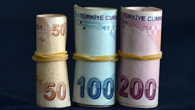 kkm-hesaplarindaki-azalma-suruyor.jpg