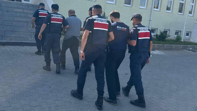 kopeklerin-kavgasina-sinirlendi-cobani-oldurdu-baba-ile-oglu-tutuklandi.jpg