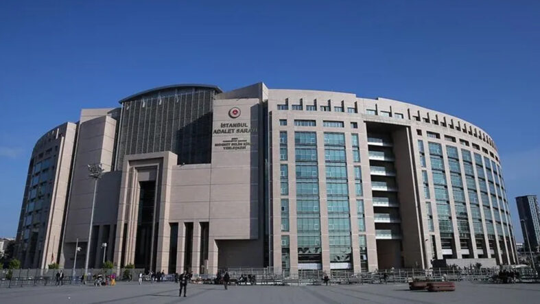 kusadasi-belediyesine-ucuncu-dalga-operasyon-15-gozalti.jpg