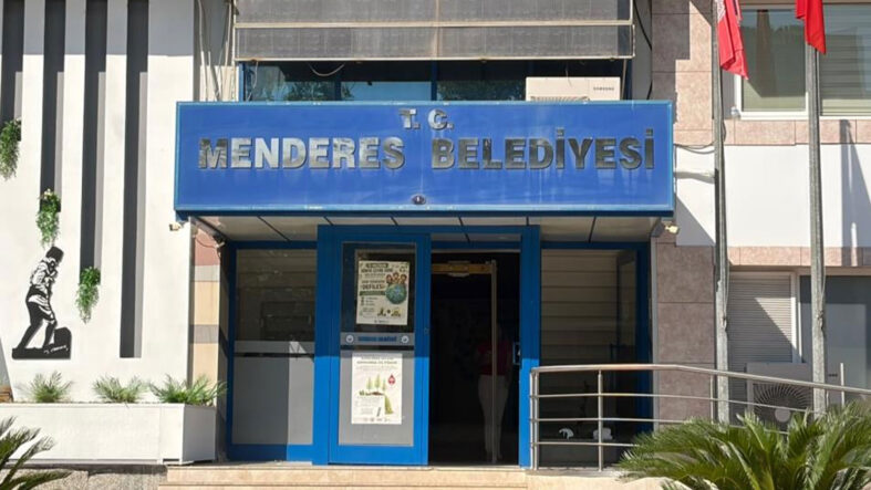 menderes-belediye-baskani-ilkay-cicek-tutuklandi.jpg