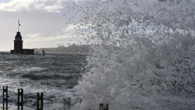 meteoroloji-bolge-bolge-uyardi-kuvvetli-ruzgar-illeri-esir-alacak.jpg